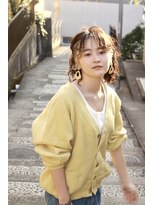 ラウレア(LAULEA)&nbsp;黒髪ベースのハイライトウルフヘアにショートパーマ20代30代40代