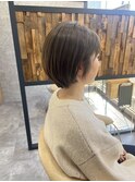 ショートボブ オリーブカラー