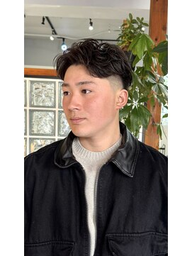 アイダブリューティー ヘア デザイン(IWT hair design) メンズショートスパイラルパーマフェード【大名/パーマ/メンズ】