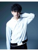 無造作ヘアスパイラルパーマ刈り上げマッシュ黒髪パーマ