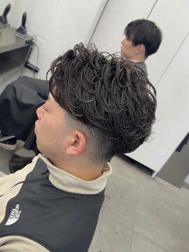 グルーマーズトウキョウ(GROOMER/S TOKYO) men's/メンズ/サーフカール/刈り上げ/リバースセンターパート