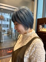 エルサフィロ ヨドヤバシ(el zafiro yodoyabashi)&nbsp;ブルーヘア　ショートボブ