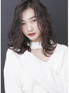 シャンプー 本店(SHAMPOO) かき上げで表情が変わる　リバースバングで大人かわい いヘア