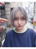 柔らかなシルバーのハイトーン