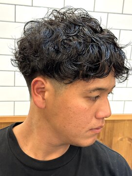 ザナンバースリー 八王子(THE NUMBER THREE) フェード/スキンフェード/メンズカット/メンズパーマ【八王子】