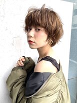 レゴ(REGO)&nbsp;グレージュカラーシルキーべージュ、デザインカラー斜めバング