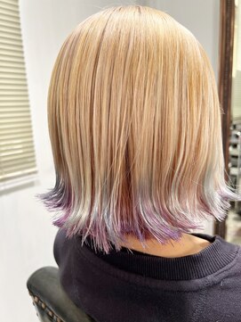 ニフティ(NIFTY) ブロンドベージュ/裾カラー/切りっぱなし外ハネボブ/熊本/上通