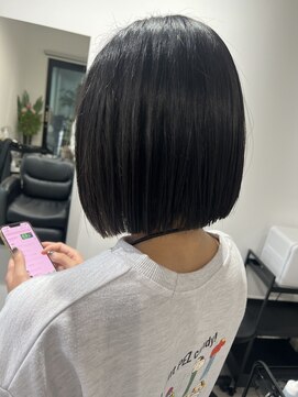 モア(more) ボブ/インナーカラー/カーキグレージュ