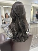 レイヤーカット×オリーブグレージュ