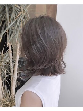 モアナ バイ ヘッドライト 三島店(Moana by HEADLIGHT) グレージュ