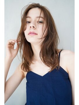 ギークス(GEEKS) 【GEEKS渋谷】顔周りレイヤー/ロングウルフ/グレージュ/春夏ヘア