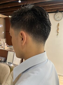 クオリス 上板橋店(QUALIS) ◎30代40代メンズ刈り上げフェード短髪ビジネス