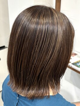 ルイ(ROUIS produced by LUCK 津田沼) ROUIS 津田沼 白髪ぼかしハイライト