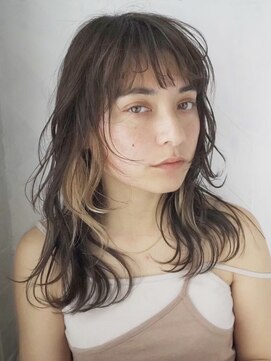 レイヤーカット　ハイライト　インナーカラー　イルミナ　韓国