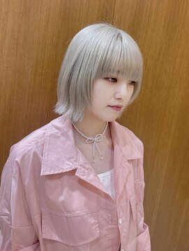 ピークアブー アヴェダ アトレ恵比寿(PEEK-A-BOO AVEDA) ホワイトベージュボブ　ボブレイヤー　切りっぱなしボブ