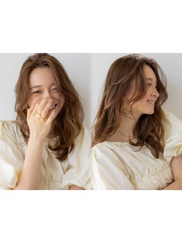 白髪を隠すから『魅せる』へ。透明感と艶を纏うハイライトで、30代からの髪を美しく彩る