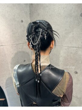 スケール(=SCALE) 《ヘアセット＋フルメイク》