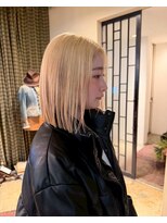 グッドフェローズ キタホリエ(GoodFellas kitahorie)&nbsp;透け感ブリーチ×シンプル切りっぱなしボブレイヤーハイトーン