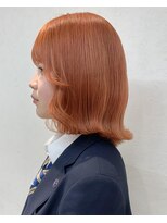 リア(Lia by KENJE)&nbsp;オレンジカラー♪顔まわりカット　ダブルカラー　ウェーブヘア