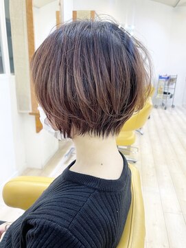 モリオ フロム ロンドン 成増店 【morio成増 セリザワ】ショートボブ ハイライトカラー
