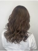 オリーブグレージュ