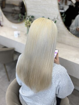 ラビス クローバー(Lovis clover) 〔NANA〕ホワイトブロンド