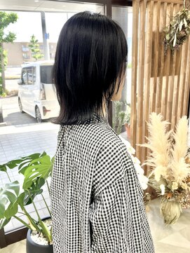 ラフ(laugh) ミディアムレイヤー×ブルーブラック