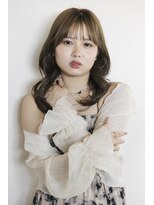 パーク(PERK)&nbsp;前髪顔周りカット韓国風レイヤースタイル