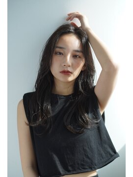 ルフュージュ バイ プロデュース 相模大野店(Refuge by Produce) 暗髪/レイヤーカット/長めバング