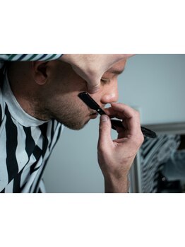 第一印象が変わる。ビジネスマンのためのON/OFF両立スタイルをご提案。清潔感を引き上げるシェービングも◎