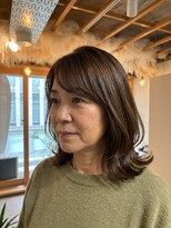 ホロル(horol)&nbsp;顔まわりが華やぐ外ハネミディ