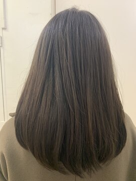 パティオン(PATIONN) アッシュグレージュ☆ツヤサラに重ためまとまるスタイルに！！