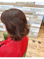 ハウオリ ヘアーワークス(Hauoli hair works)&nbsp;外はねロブ×ピンクベージュ×イヤリングカラー