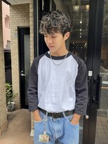 ハグ 横浜(HUG) ルーズに決まるラフパーマ×ハイライト