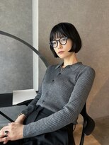 イトシテ&nbsp;毛先にボリュームを出した直線的なボブヘア【担当　高橋賢吾】