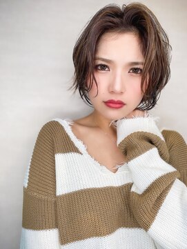 エル(elle) 大人ショート くびれショート イメチェン 耳掛けショート