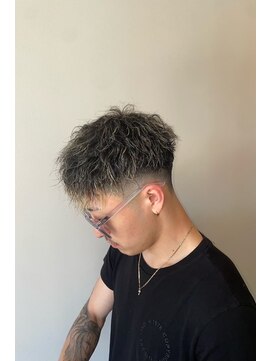 トラッド(TRAD) 金メッシュ×ツイストスパイラルパーマ