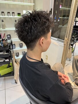 アイズ 海老名(AIZU) スパイキーパーマ