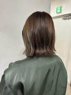 ジーナ 池袋(Zina) ハイライト入り切りっぱなしBob (池袋東口/髪質改善)