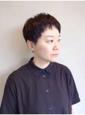 30代40代50代おすすめ　黒髪のナチュラルベリーショート