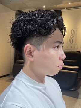 ビジネスヘア　ツーブロック　メンズパーマ　30代