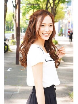 サファイア(SAPPHIRE) プルエクステでヘアアレンジ～(*^^)v