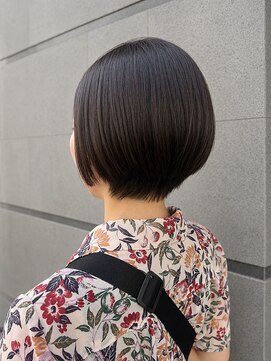 クラム(clam.) 首元スッキリショート