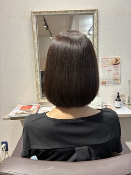 ランプシーヘアー(Lampsi hair) 柔らかストレートボブ