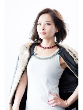 ヘッドルーム ディスティネーション(Head Room Distination) モードテイストを取り入れたストレートタッチのボブ