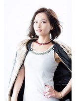 ヘッドルーム ディスティネーション(Head Room Distination) モードテイストを取り入れたストレートタッチのボブ