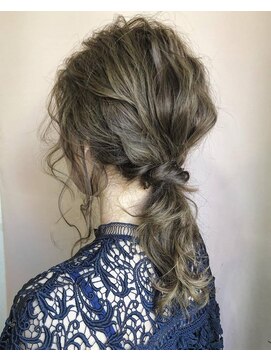 ヴィークス ヘア(vicus hair) お呼ばれアレンジ「ローポニー」by田渕