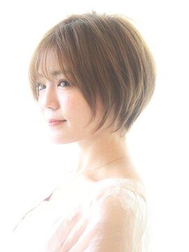 レウナ 外苑前(Reuna) 黒髪アッシュ 大人可愛いニュアンスショート 20代30代40代