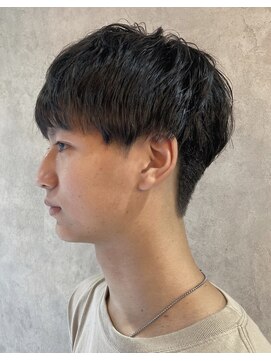 モイ(moy) 刈り上げマッシュ