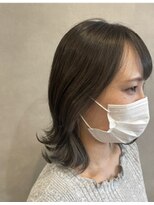 アチーブリス(achieve Liss)&nbsp;暗髪グレージュイヤリングカラー くびれウェーブ